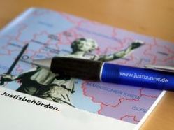 Schreibblock mit Stift